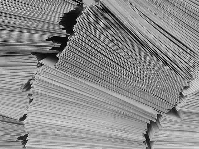 Médicos gastam metade do seu tempo com papelada