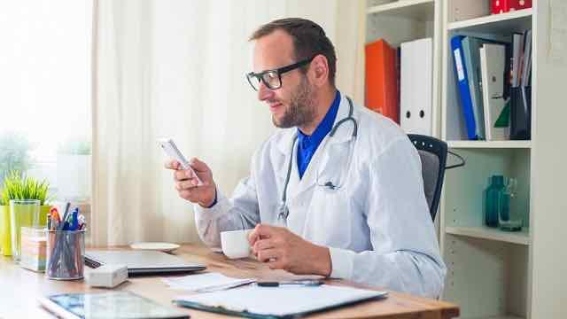 Portal da PEBMED: impactando a vida do médico em 1.000 artigos!