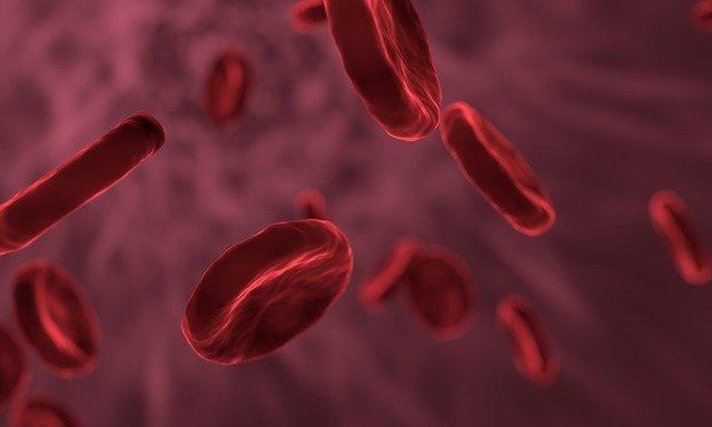 Como é a apresentação clínica da anemia falciforme?