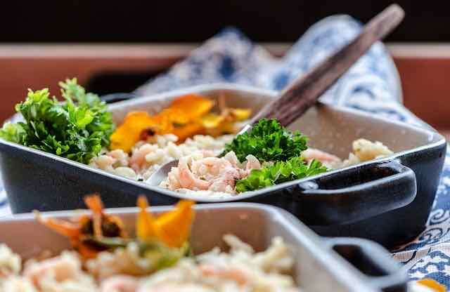 camarões em um pote