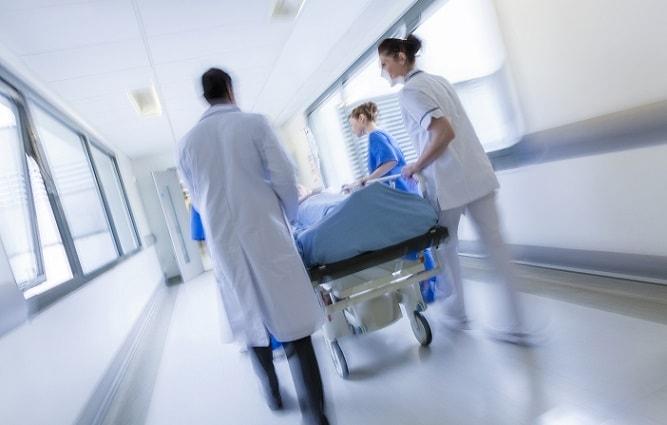 médicos levanto paciente com sepse na emergência