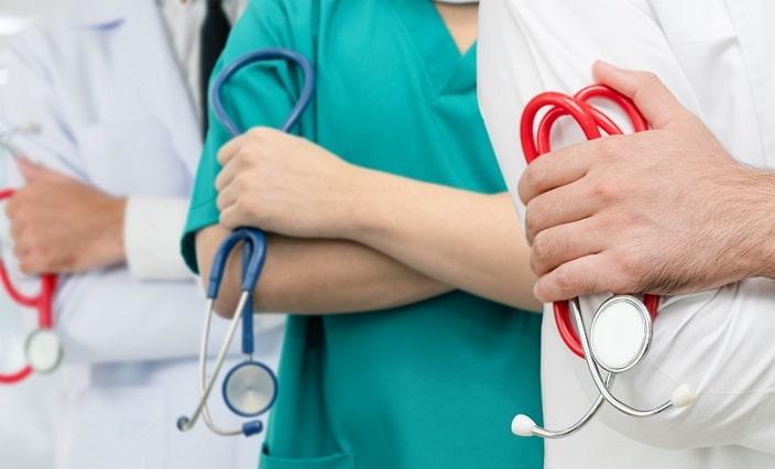 Formaturas serão adiantadas para que mais profissionais possam atuar contra o coronavírus