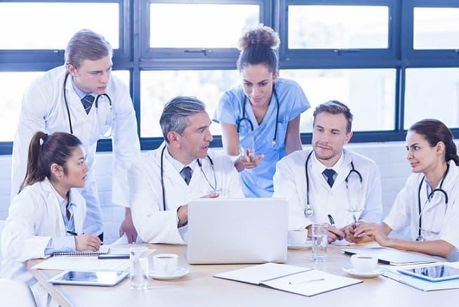 Especialistas analisam dados e compõem alerta sobre o risco de doentes renais na pandemia de Covid-19.