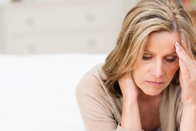 Período pós-menopausa pode estar relacionado a maior risco de Alzheimer?