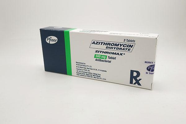 Pre print Recovery com relação ao uso da azitromicina em Covid-19