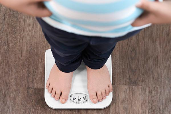 Um estudo publicado recentemente no jornal Pediatrics analisa se cirurgia bariátrica em adolescentes é benéfica para casos de obesidade grave.