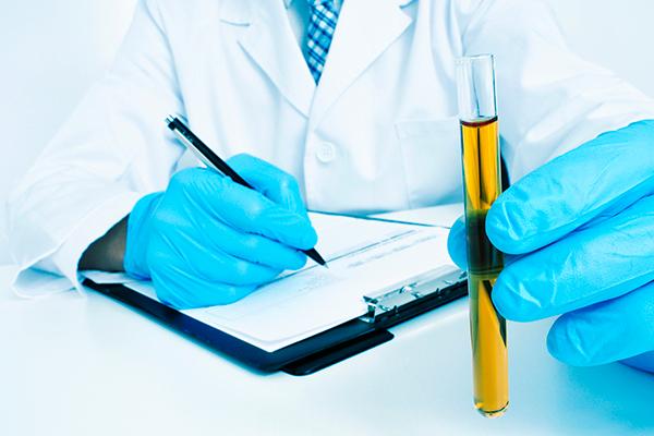 Valores críticos em exames laboratoriais: conceito, estratégias de comunicação e importância clínica.