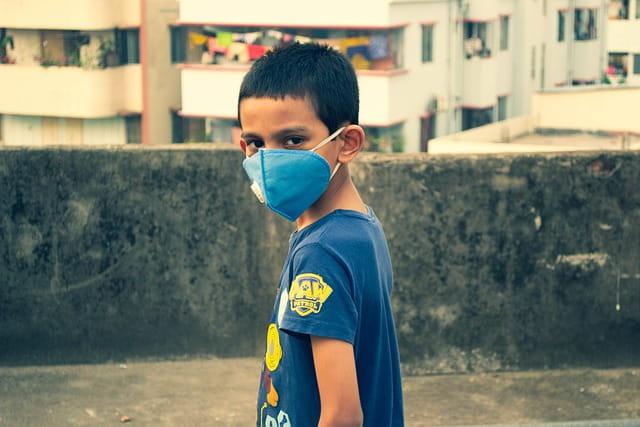 O que sabemos sobre a variante Delta do SARS-CoV-2 em crianças?