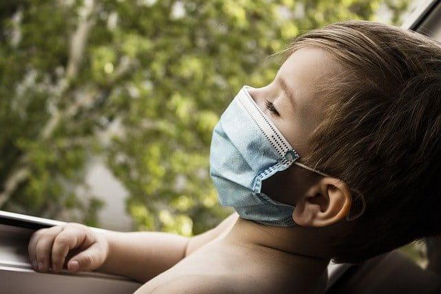 Covid-19: bebês de até dois anos representam metade dos óbitos de crianças e adolescentes