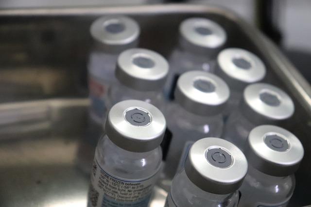 Vacina mRNA contra a covid-19 em gestantes pode prevenir a hospitalização de bebês