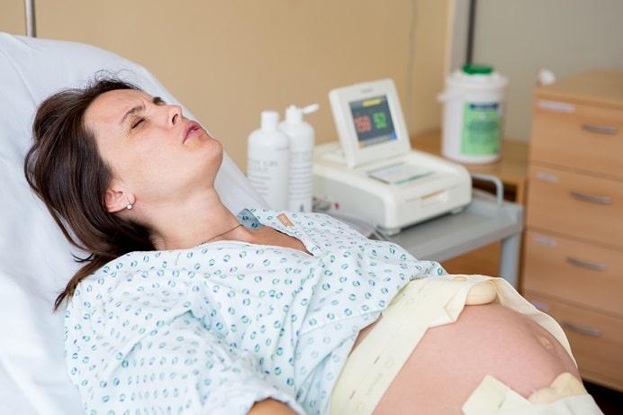 tratamento das mulheres durante parto