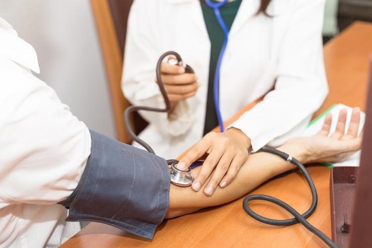 ADA 2022 empaglifozina ou agonistas de GLP-1 em internações por infarto