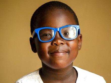 Qual a evidência para as várias intervenções na progressão da miopia em crianças?