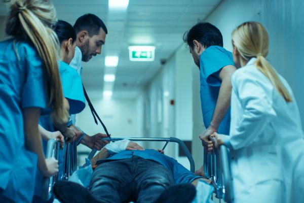 Manejo de sangramento em pacientes que utilizam anticoagulantes orais diretos