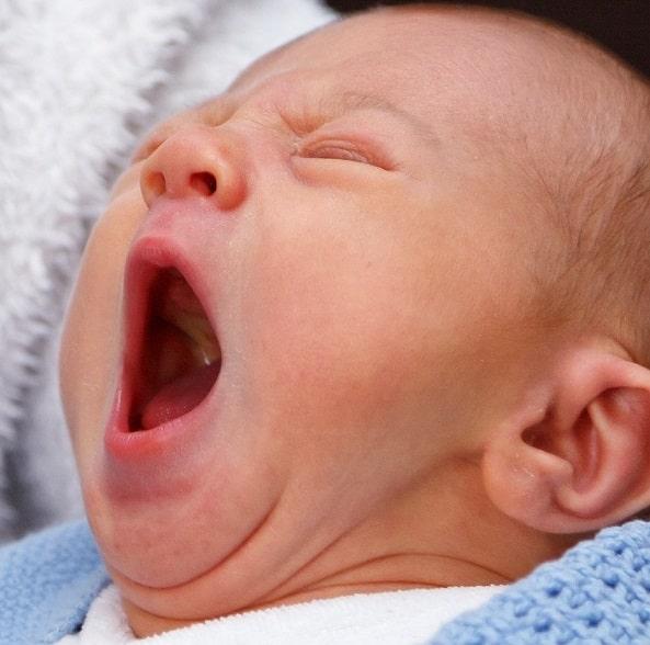 Qual a idade ideal para correção de fenda palatina isolada?