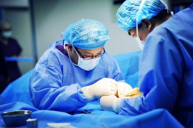 Residentes treinados em cadáveres proporcionam melhores resultados cirúrgicos