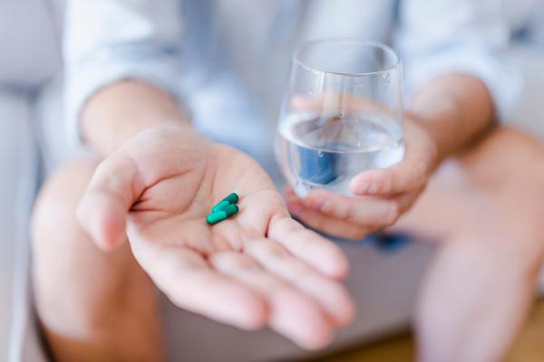 O uso de antidepressivos afeta a superfície ocular e a produção de lágrima?