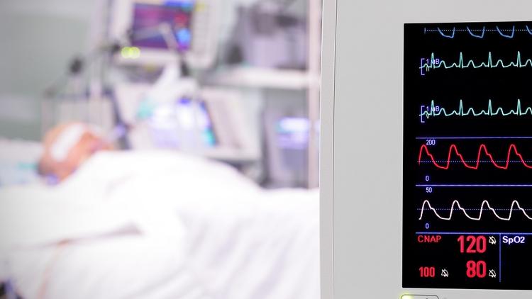 Atualizações do Suporte Avançado de Vida em Cardiologia (ACLS) foram incluídas a partir de novos estudos