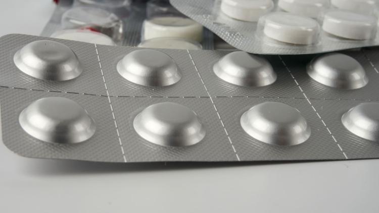 Cartelas de comprimidos de anticoagulantes orais diretos (DOACs)