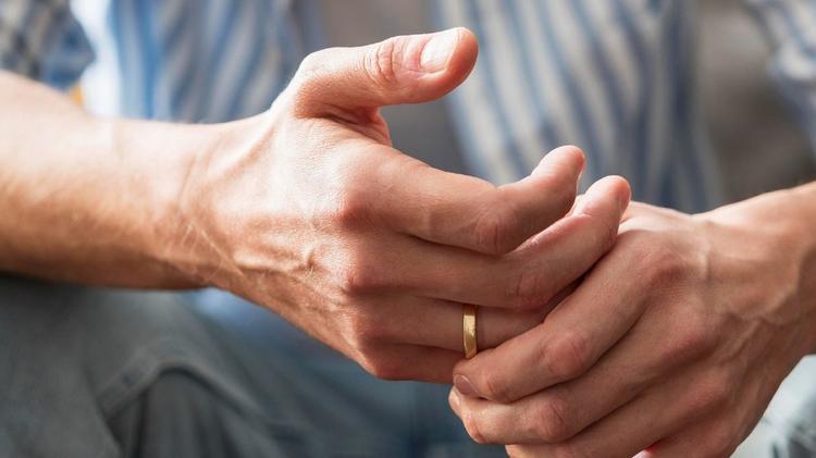 Tremor essencial: Uma revisão sobre o tema