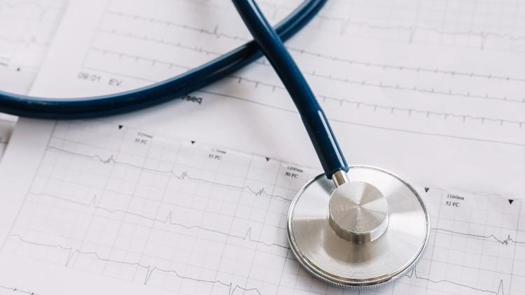 Manter ou suspender betabloqueador após IAM?