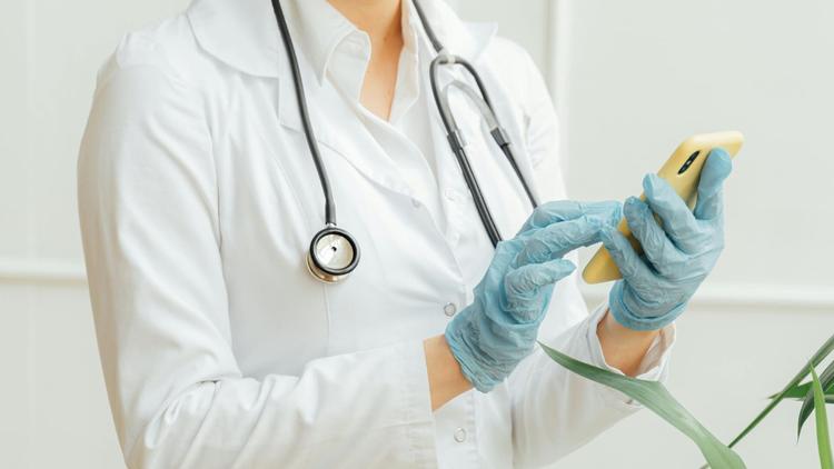 Como a inteligência artificial pode ajudar a detectar miopia, estrabismo e ptose?