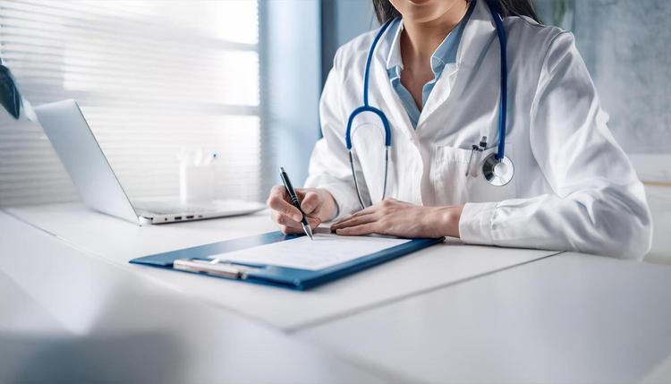 análise de ensaios clínicos