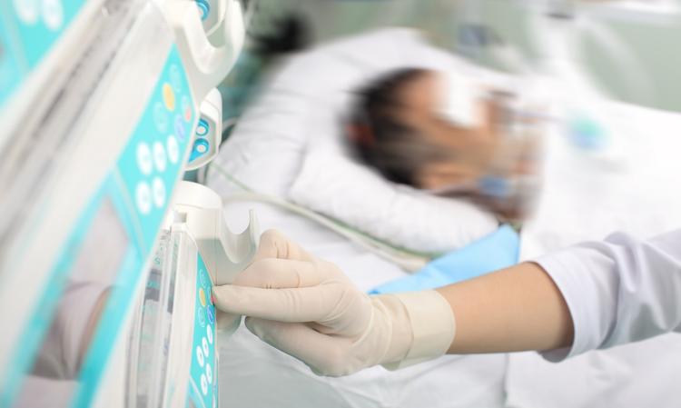 paciente em UTI com choque séptico