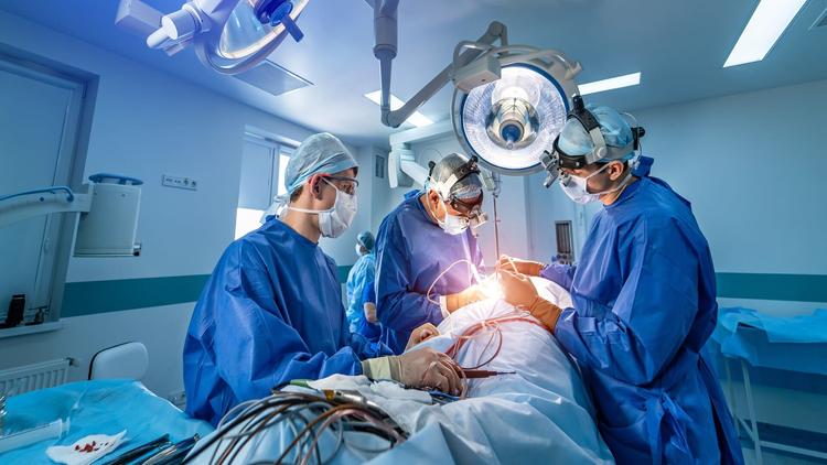 Incisões de relaxamento no hiato: valem a pena?