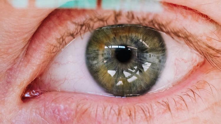 Máscaras descartáveis que aquecem as pálpebras no tratamento do olho seco