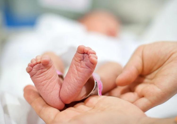 Triagens neonatais obrigatórias na maternidade