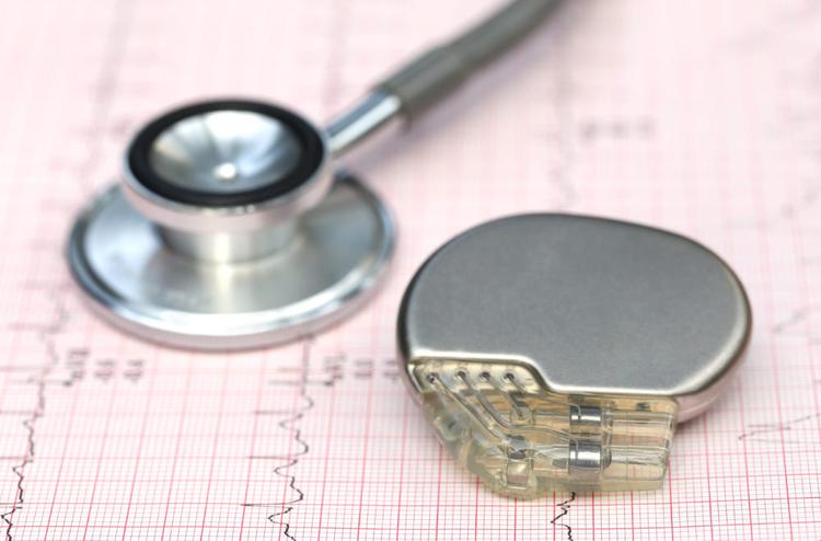 Cardiodesfibrilador Implantável Reduz Mortalidade em Pacientes Renais Crônicos?