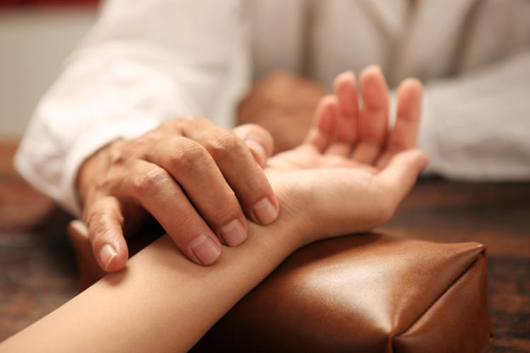 Fibrilação Atrial Aumenta o Risco de Câncer em Mulheres?