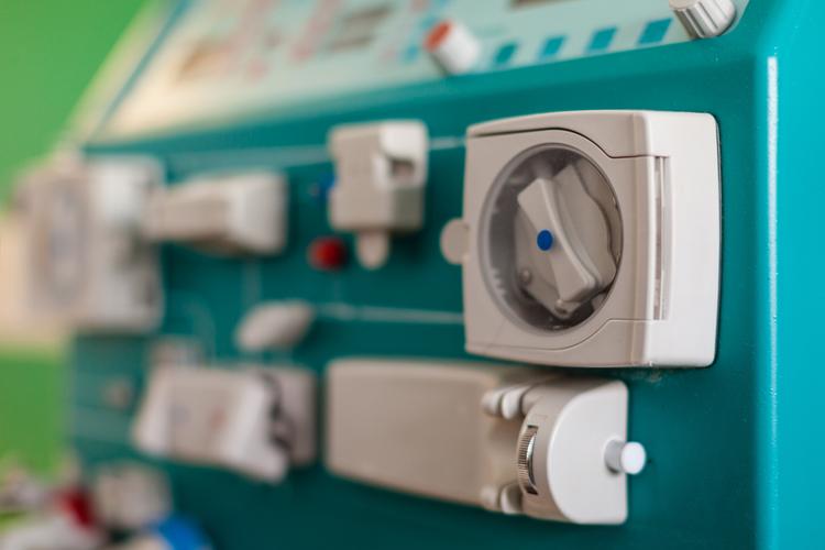 Quais os 3 parâmetros Ecocardiográficos fundamentais que são de utilidade prática para os pacientes em diálise?