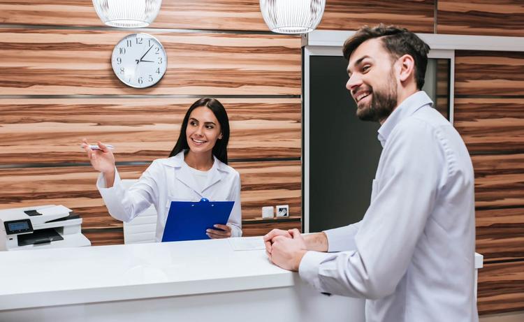 Por que treinar sua secretária pode melhorar o faturamento do seu consultório?