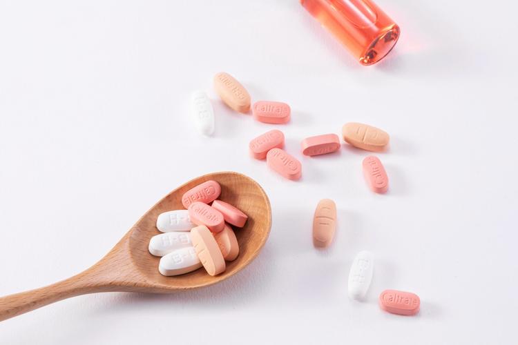 Suplementação de cálcio aumenta a mortalidade de idosos com estenose aórtica?