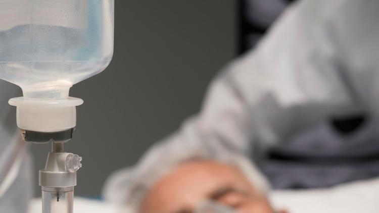 É melhor usar Ringer lactato para hipotensão induzida por Sepse?