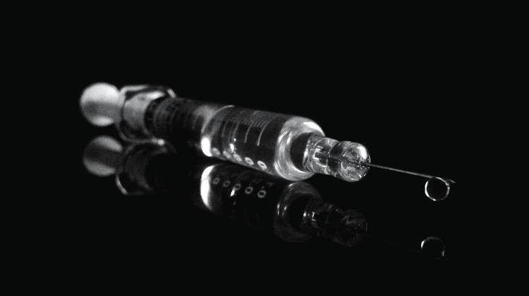 Vacina contra Chikungunya: como funciona e quais as evidências?