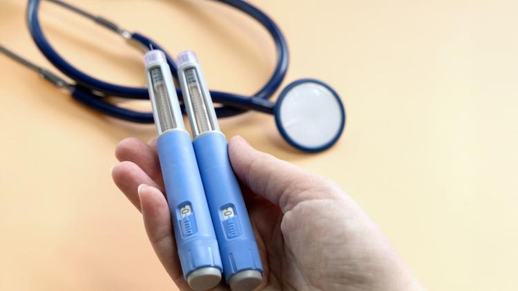 Tirzepatida versus cirurgia bariátrica na perda de peso em indivíduos obesos