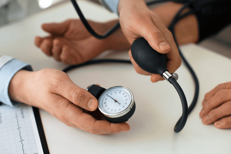 Inibidores do SGLT2: efeitos anti-hipertensivos.