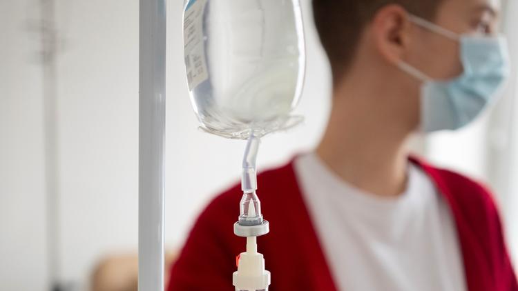 Hidratação na cetoacidose diabética em crianças: qual fluido endovenoso escolher?