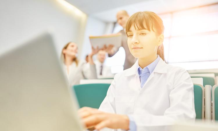 Como selecionar cursos e atividades extracurriculares durante a formação médica