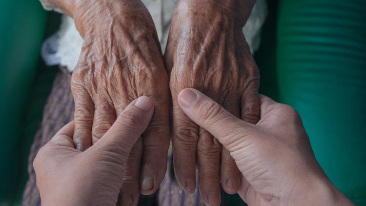 Transtornos do movimento e ultrassom focal de alta intensidade