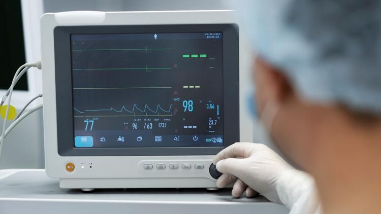 Pneumoperitônio e débito cardíaco em pacientes submetidos a cirurgia laparoscópica