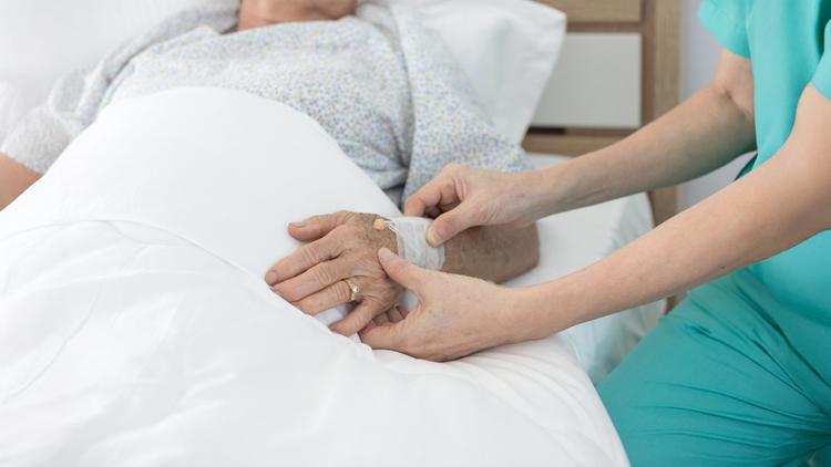 Avaliação e identificação de pacientes elegíveis para cuidados paliativos