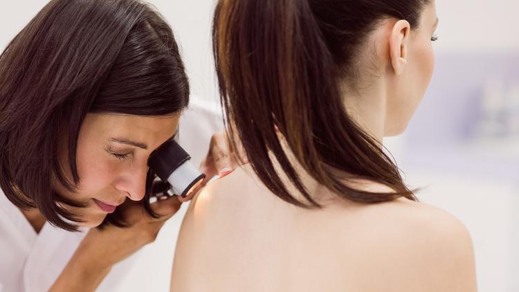 Uso da dermatoscopia UV na avaliação de outras lesões dermatológicas