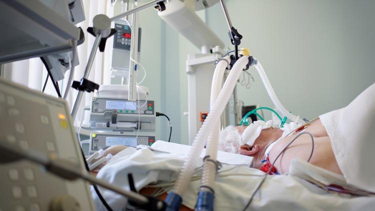 Oxigênio na ventilação mecânica - Estratégia conservadora versus liberal