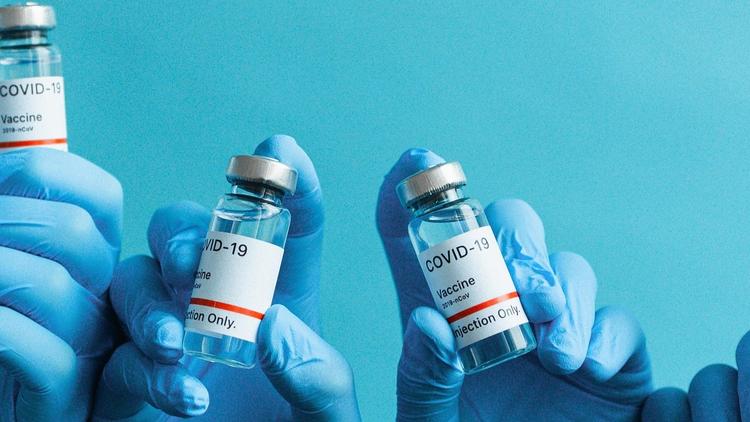 Agência Europeia aprova primeira vacina contra covid-19 e gripe