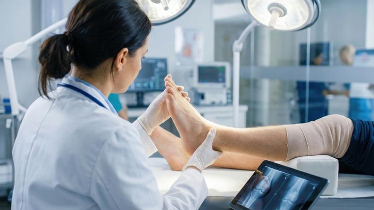 cirurgia minimamente invasiva do hálux valgo