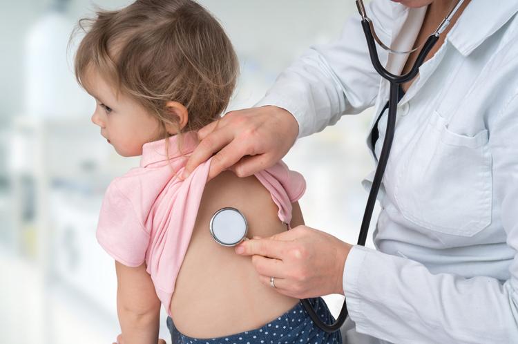 Epidemiologia da SIM-P pelas variantes Delta e Omicron nos Estados Unidos